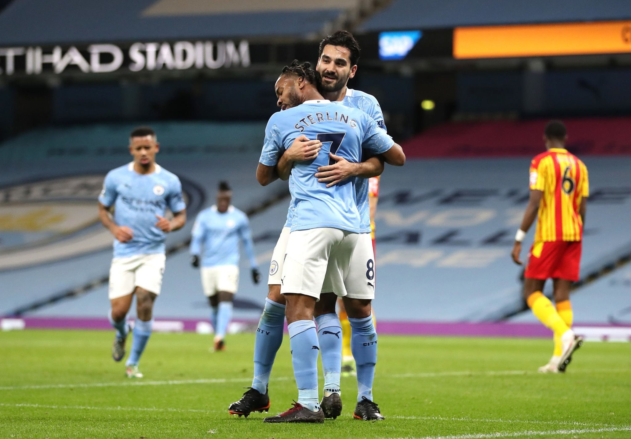 在高强度的 在高强度的